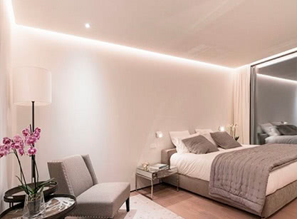 ШИРЯЮЧІ НАТЯЖНІ СТЕЛІ